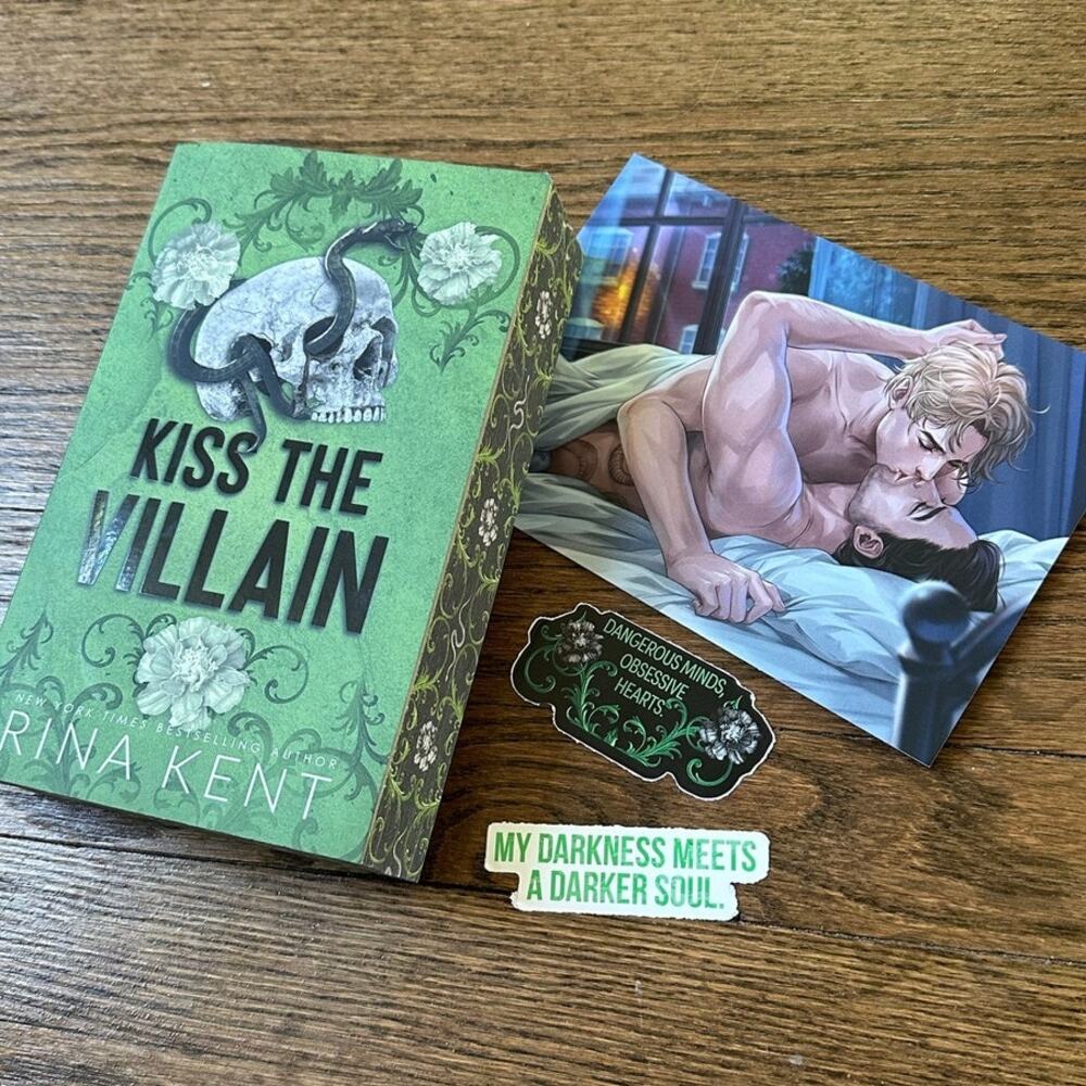 Kiss The Villain Rina Kent Signed Walmart Exclusive Paperback W/ Art